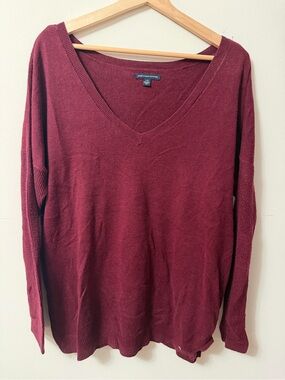 Women's American Eagle V-Neck Burgundy Sweater